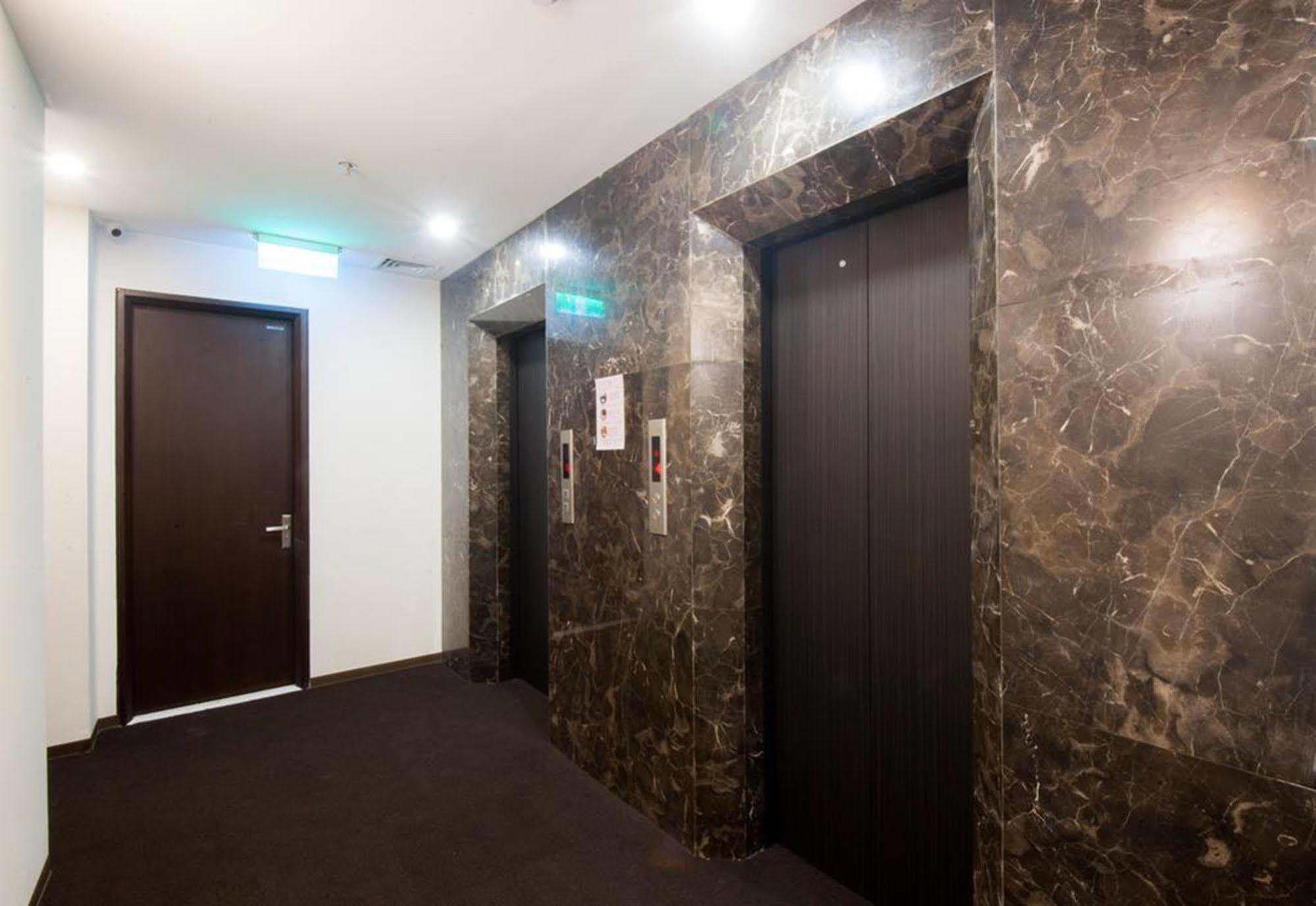 Sakura Hotel Hanoi Bagian luar foto