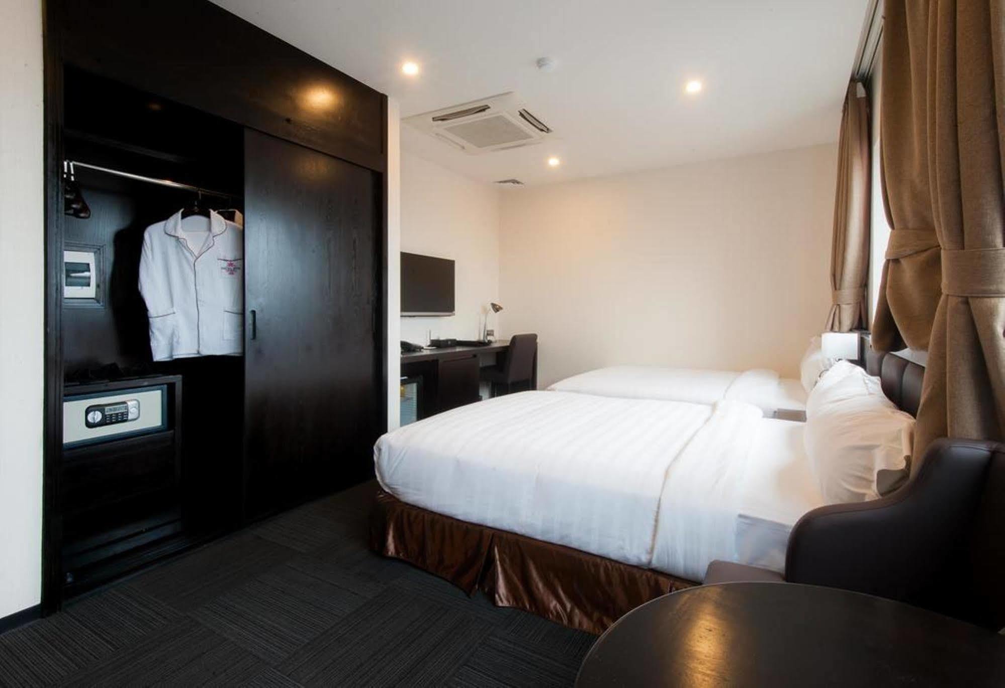 Sakura Hotel Hanoi Bagian luar foto