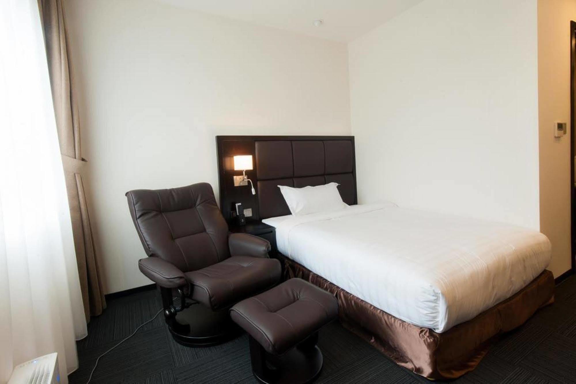 Sakura Hotel Hanoi Bagian luar foto